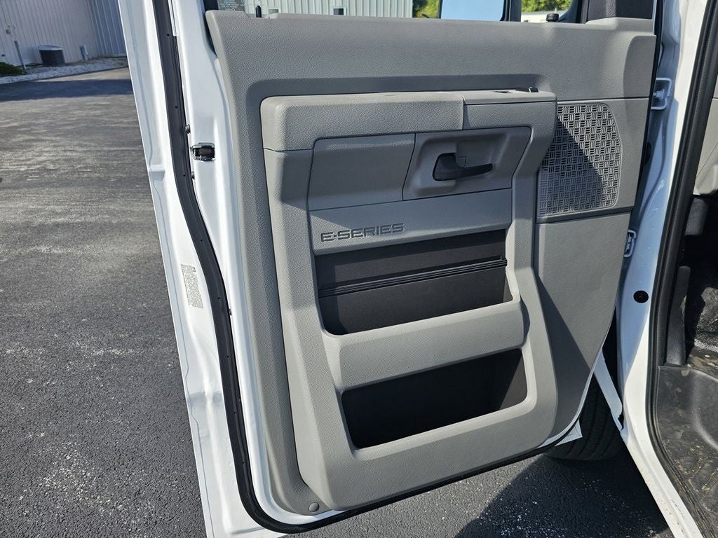 2027 Ford E-350SD Base Cutaway