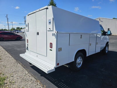 2027 Ford E-350SD Base Cutaway