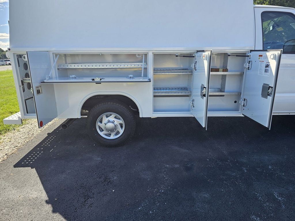 2027 Ford E-350SD Base Cutaway