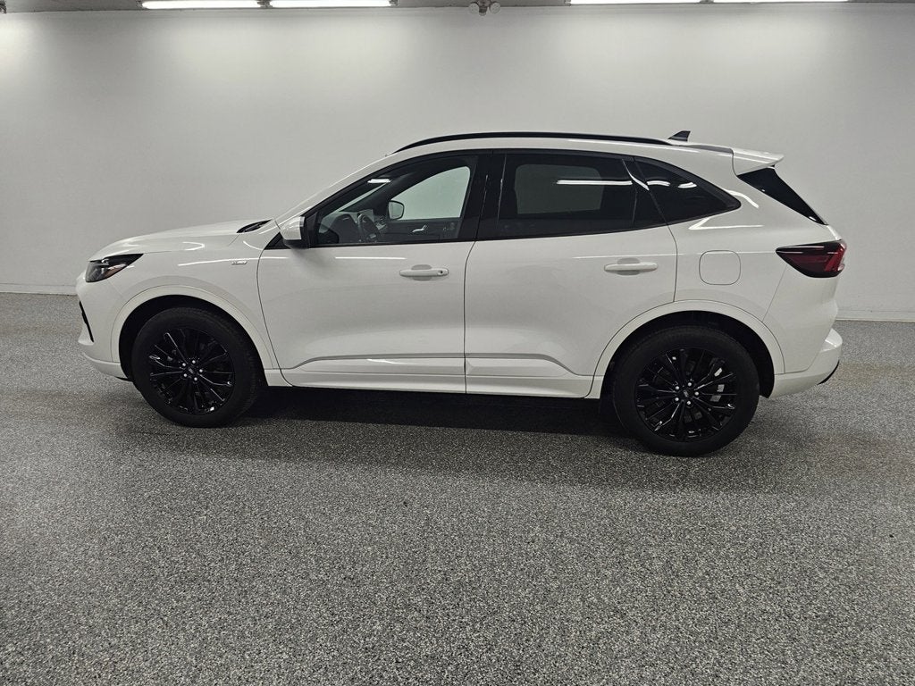 2025 Ford Escape ST-Line Elite