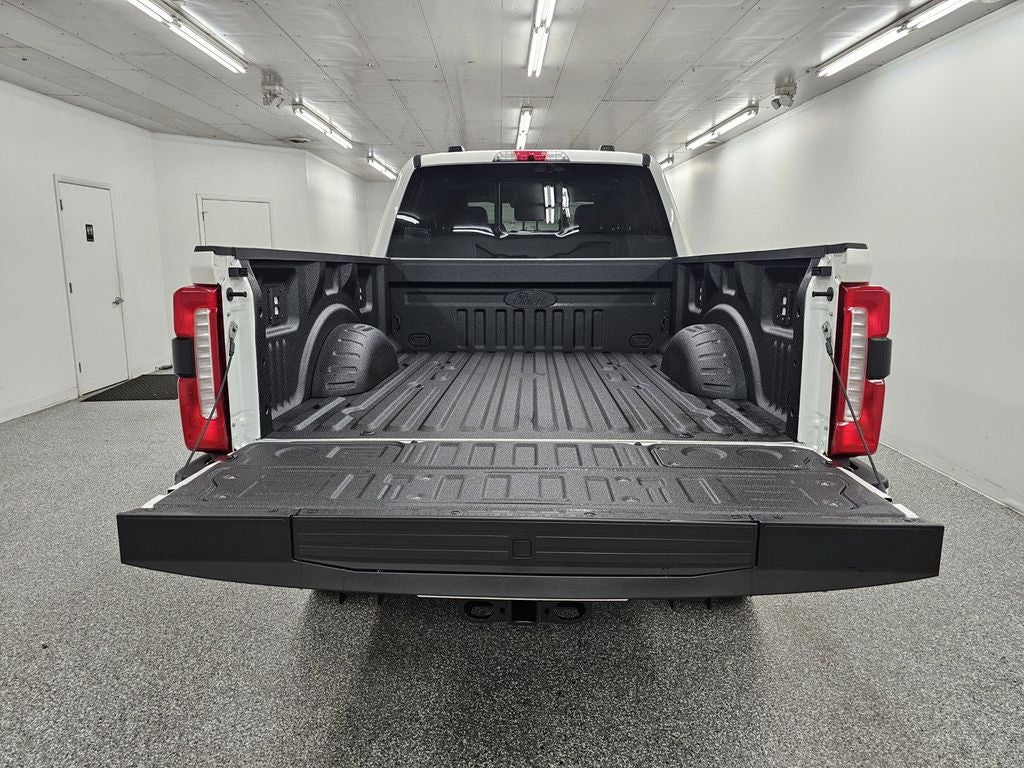 2027 Ford F-350SD Lariat