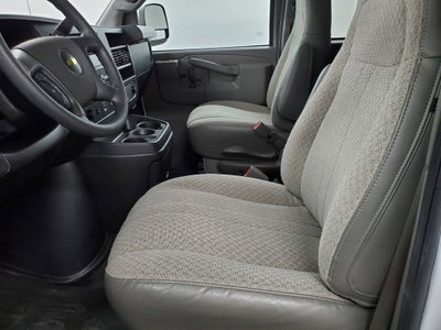 2022 Chevrolet Express 3500 LS Passenger