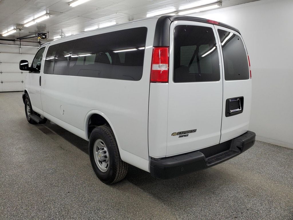 2022 Chevrolet Express 3500 LS Passenger