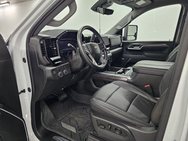 2025 Chevrolet Silverado 3500HD LTZ