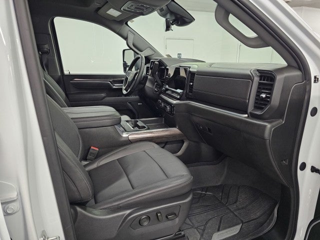 2025 Chevrolet Silverado 3500HD LTZ