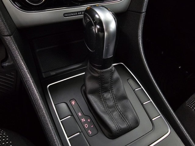 2016 Volkswagen Passat 1.8T S