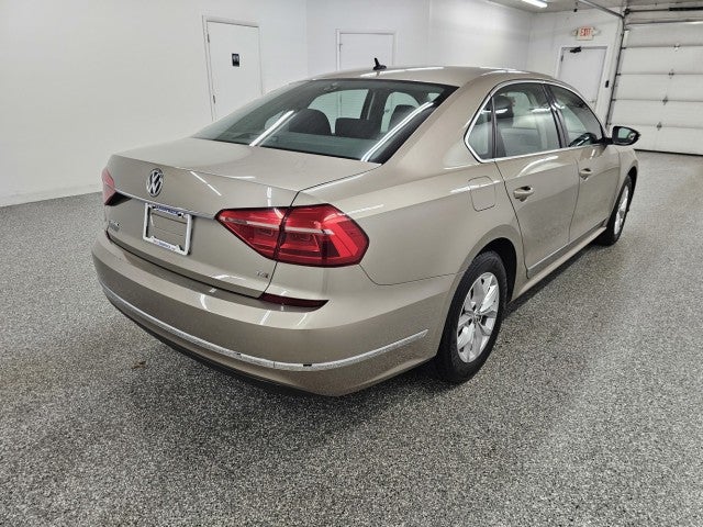 2016 Volkswagen Passat 1.8T S