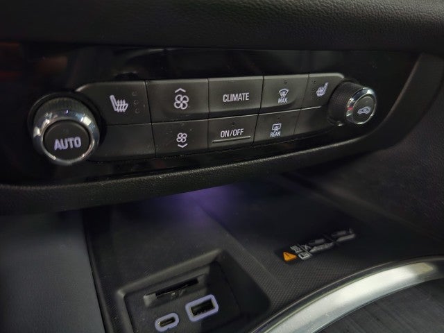 2022 Buick Enclave Essence