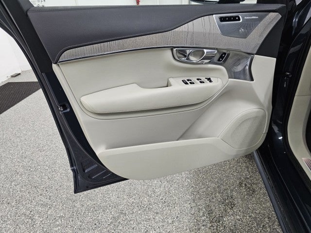 2025 Volvo XC90 Plug-In Hybrid Ultra