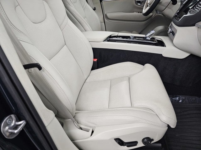 2025 Volvo XC90 Plug-In Hybrid Ultra